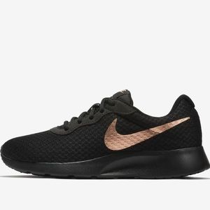 Women’s Nike Black Shoes Size 8.5